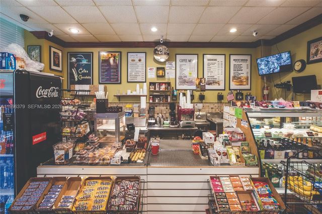 1111 Brickell Bay Dr 211, Miami, FL 33131