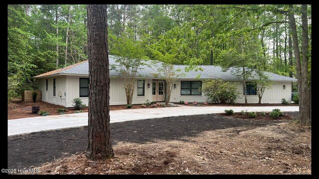 20 Sunfield Drive, Carolina Shores, NC 28467