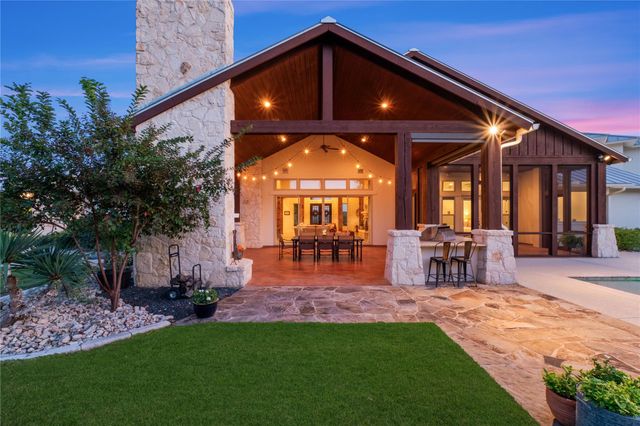 1043 Twin River River, Canyon Lake, TX 78133