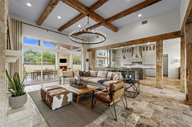 1043 Twin River River, Canyon Lake, TX 78133