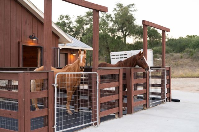 1043 Twin River River, Canyon Lake, TX 78133