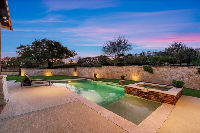 1043 Twin River River, Canyon Lake, TX 78133