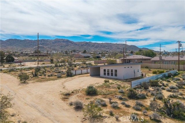 7276 Encina Road, Joshua Tree, CA 92252