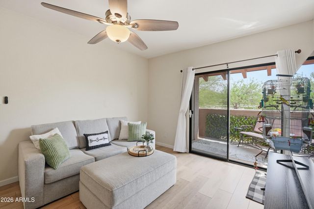 5757 W EUGIE Avenue 2062, Glendale, AZ 85304