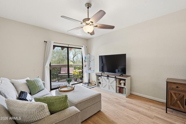 5757 W EUGIE Avenue 2062, Glendale, AZ 85304