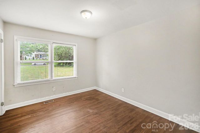 3700 Sargeant Drive, Charlotte, NC 28217