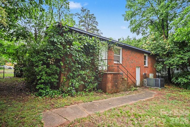 3700 Sargeant Drive, Charlotte, NC 28217