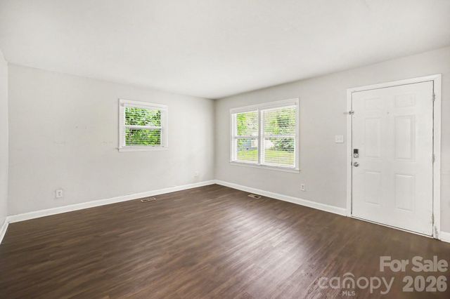 3700 Sargeant Drive, Charlotte, NC 28217