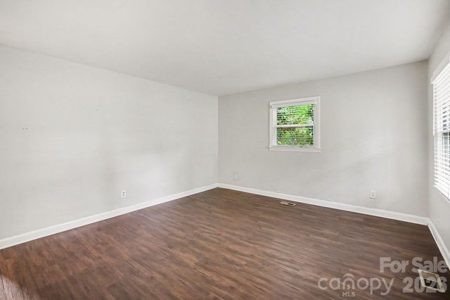 3700 Sargeant Drive, Charlotte, NC 28217