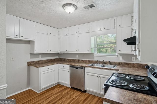 3585 Royal Court, Snellville, GA 30039