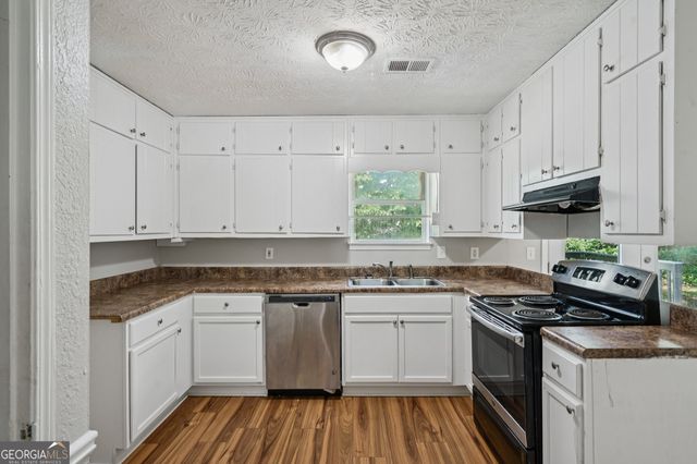3585 Royal Court, Snellville, GA 30039