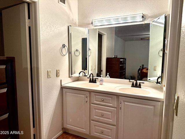 1938 E Desert Drive, Phoenix, AZ 85042