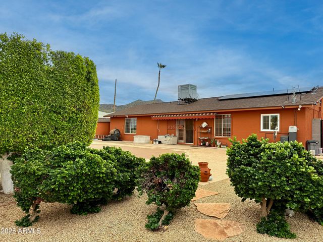 1938 E Desert Drive, Phoenix, AZ 85042