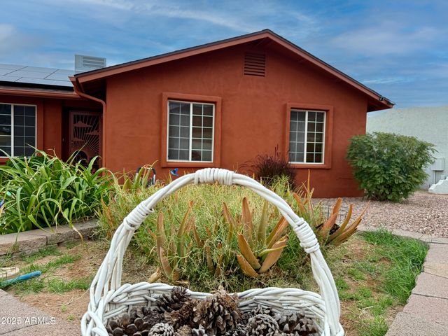 1938 E Desert Drive, Phoenix, AZ 85042