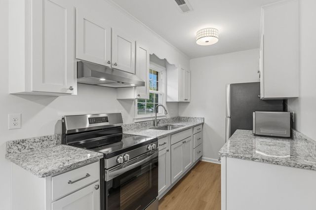 154 Glassy Dr, Inman, SC 29349