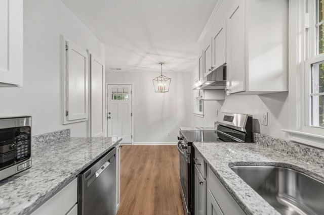 154 Glassy Dr, Inman, SC 29349