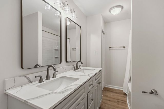 154 Glassy Dr, Inman, SC 29349