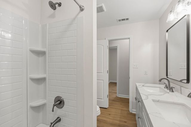 154 Glassy Dr, Inman, SC 29349