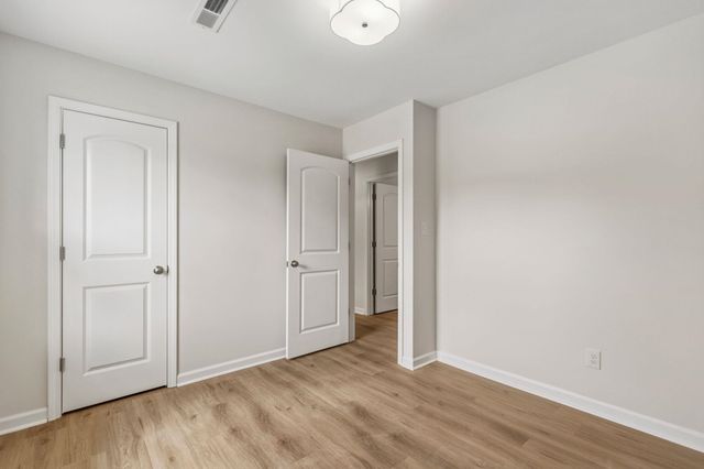 154 Glassy Dr, Inman, SC 29349