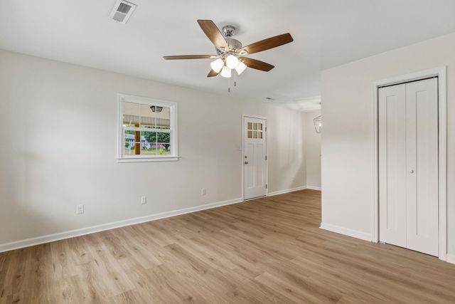 154 Glassy Dr, Inman, SC 29349