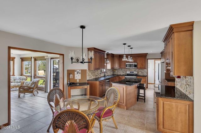 61 Johnson Road, Halfmoon, NY 12118
