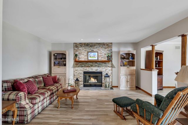 61 Johnson Road, Halfmoon, NY 12118