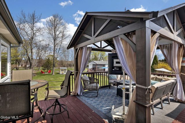 61 Johnson Road, Halfmoon, NY 12118