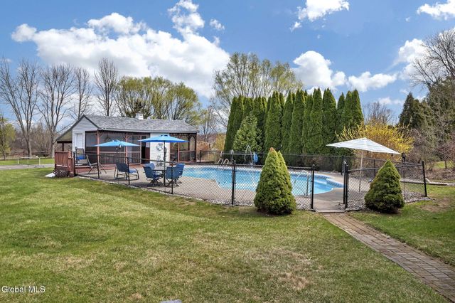61 Johnson Road, Halfmoon, NY 12118