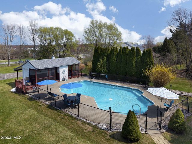 61 Johnson Road, Halfmoon, NY 12118