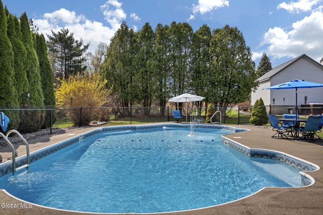 61 Johnson Road, Halfmoon, NY 12118