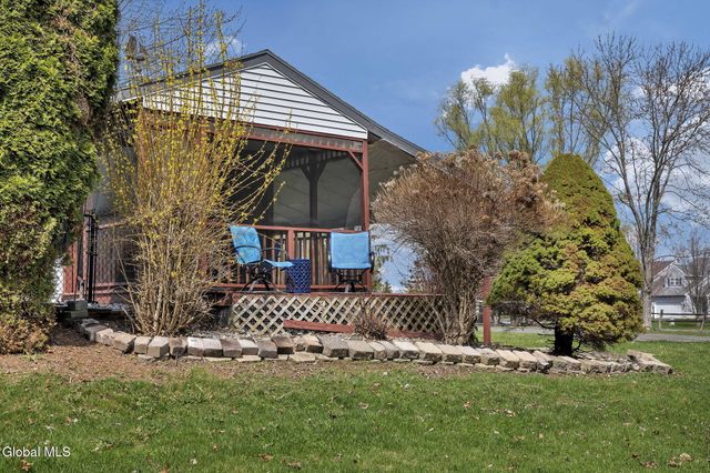 61 Johnson Road, Halfmoon, NY 12118
