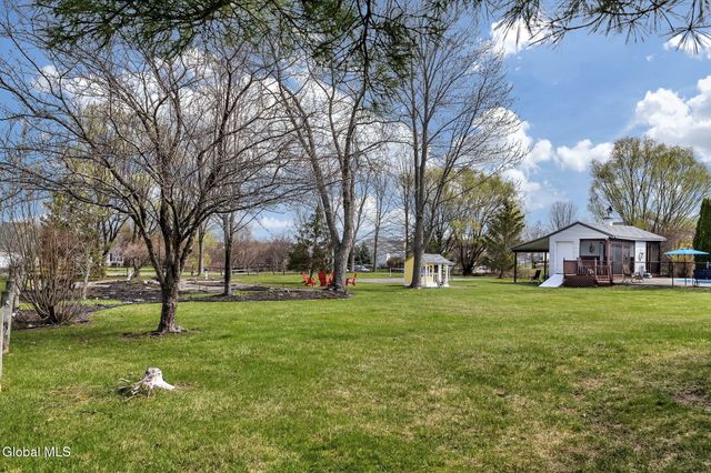 61 Johnson Road, Halfmoon, NY 12118