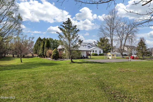 61 Johnson Road, Halfmoon, NY 12118