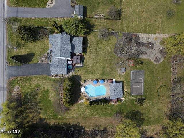 61 Johnson Road, Halfmoon, NY 12118