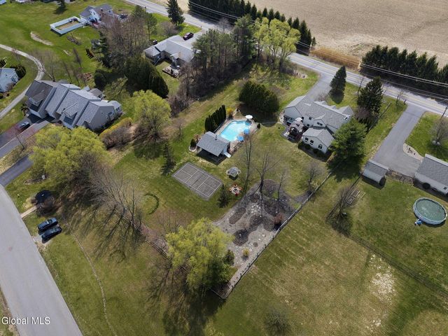 61 Johnson Road, Halfmoon, NY 12118