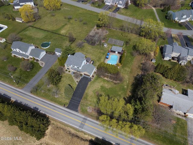 61 Johnson Road, Halfmoon, NY 12118
