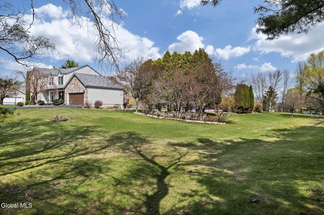 61 Johnson Road, Halfmoon, NY 12118