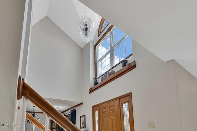 61 Johnson Road, Halfmoon, NY 12118