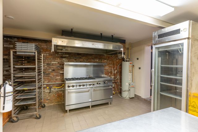 518 VINE ST, Boonville, MO 65233