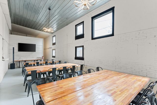 518 VINE ST, Boonville, MO 65233