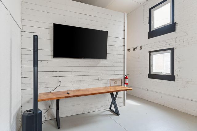 518 VINE ST, Boonville, MO 65233