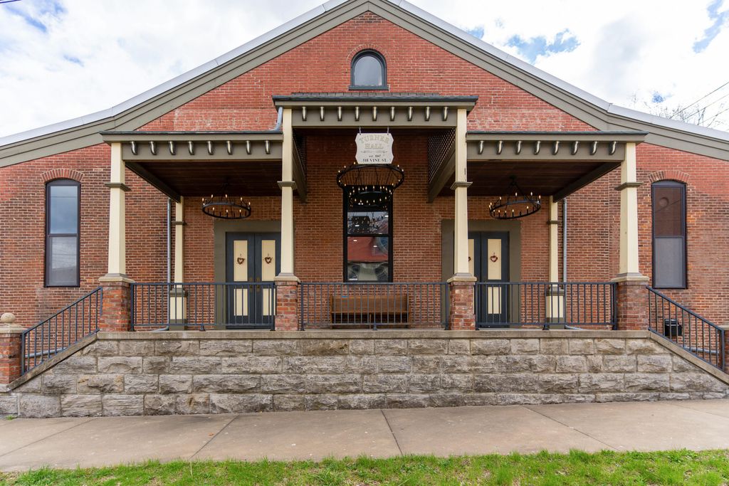 518 VINE ST, Boonville, MO 65233