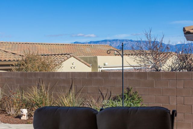 9231 Falls Creek Trail NW, Albuquerque, NM 87120