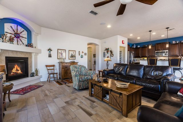 9231 Falls Creek Trail NW, Albuquerque, NM 87120