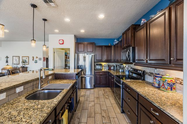 9231 Falls Creek Trail NW, Albuquerque, NM 87120