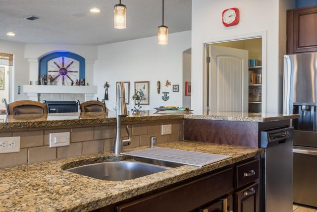 9231 Falls Creek Trail NW, Albuquerque, NM 87120