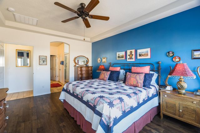 9231 Falls Creek Trail NW, Albuquerque, NM 87120