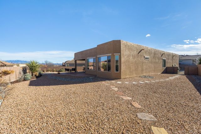 9231 Falls Creek Trail NW, Albuquerque, NM 87120