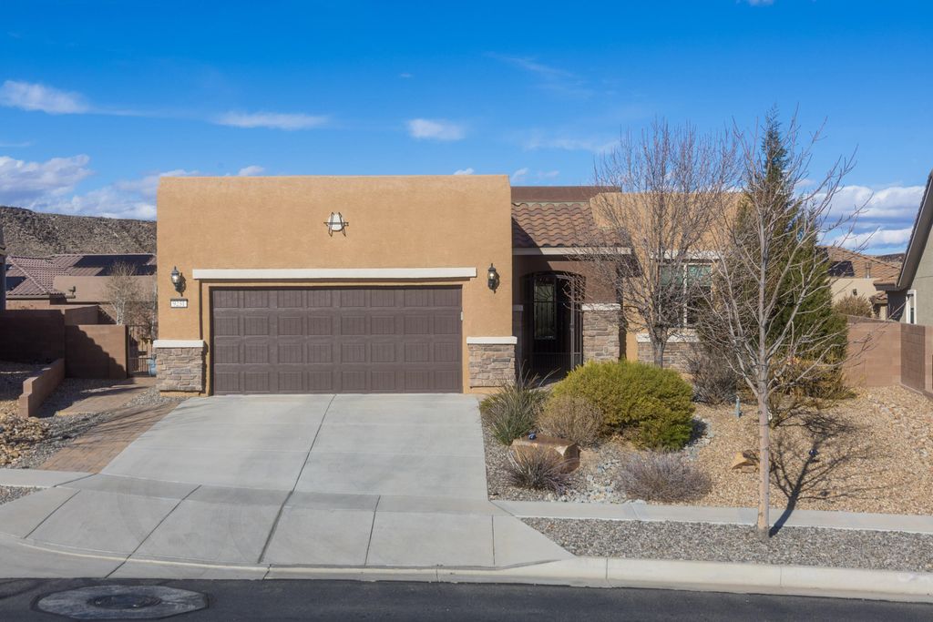 9231 Falls Creek Trail NW, Albuquerque, NM 87120