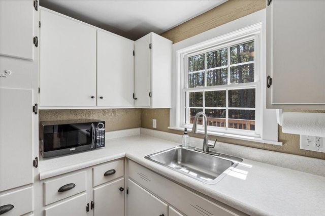 321 Spring Street, Hopkinton, NH 03229